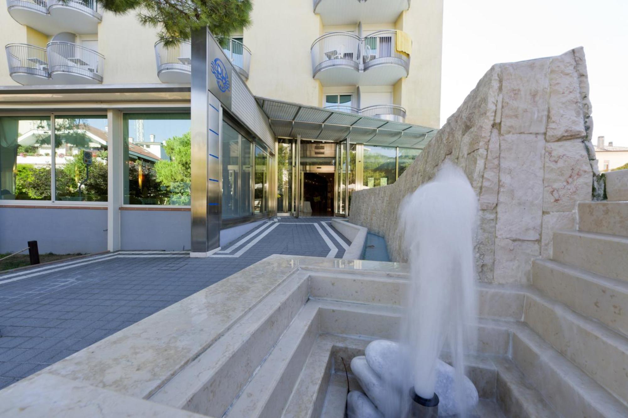 Park Hotel Lignano Sabbiadoro Exterior photo