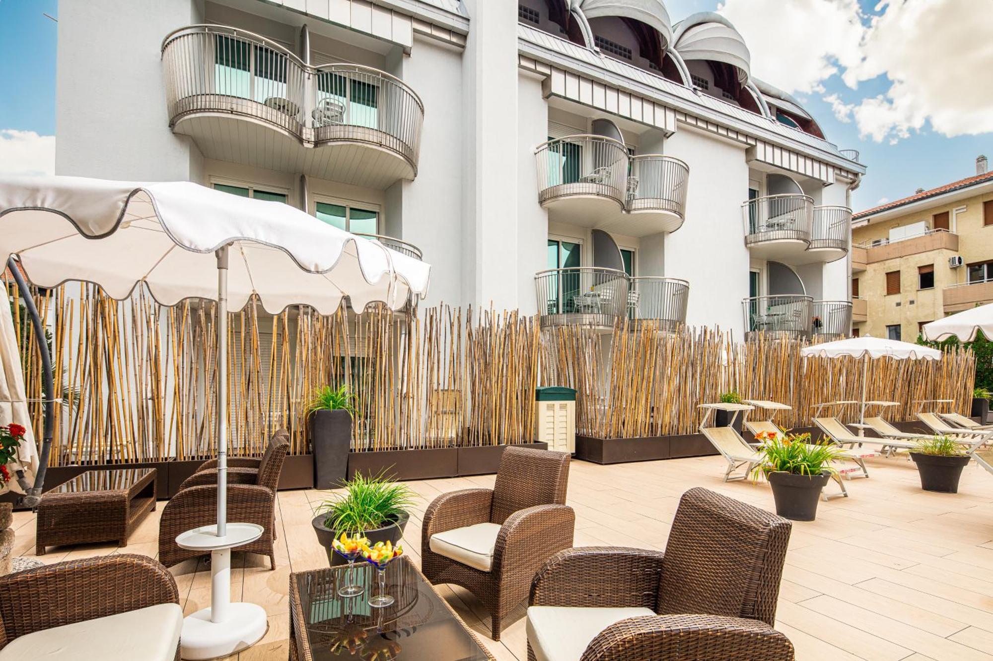 Park Hotel Lignano Sabbiadoro Exterior photo